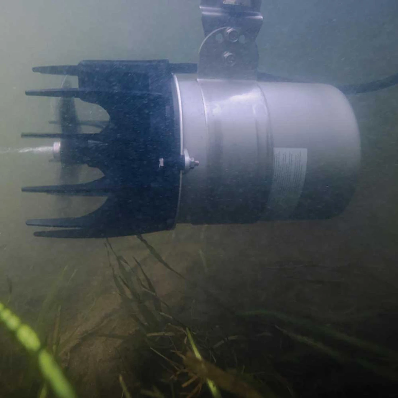 Kasco AquatiClear Water Circulator W/ Universal Dock Mount 1/2 HP, 115V 4 Kasco AquatiClear Water Circulator W/ Universal Dock Mount 1/2 HP, 115V - Image 2